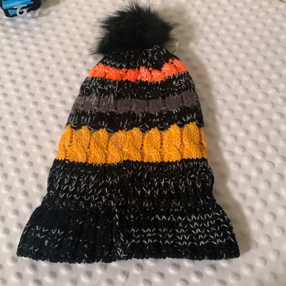 NWT! Faux Fur Knit Beanie - Stripes. - Picture 6 of 6